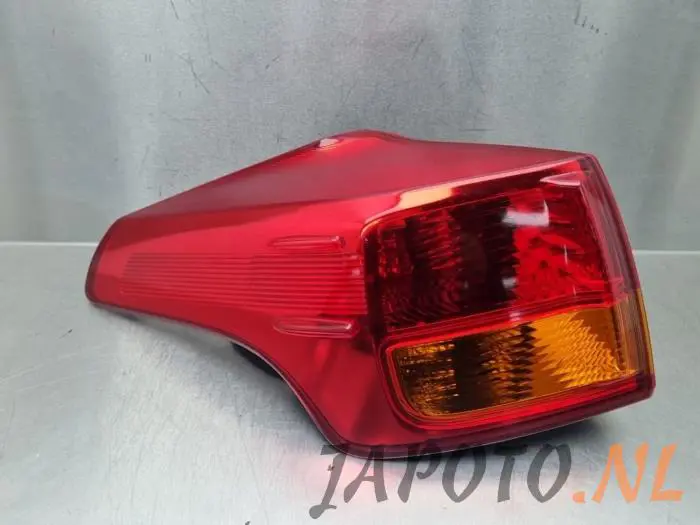 Luz trasera izquierda Toyota Rav-4