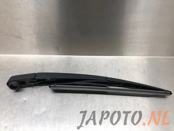 Brazo de limpiaparabrisas detrás Nissan Qashqai