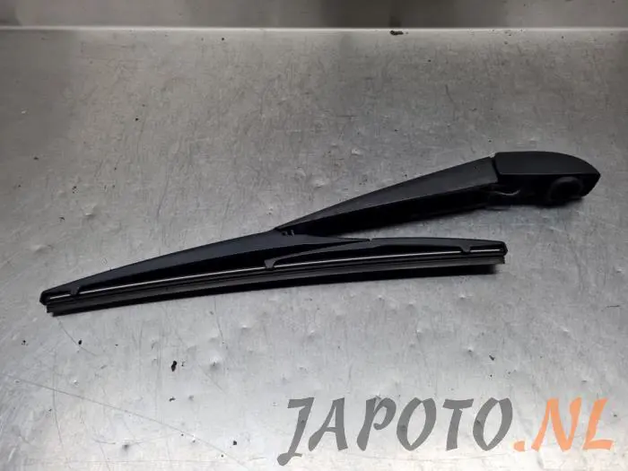 Brazo de limpiaparabrisas detrás Toyota Aygo