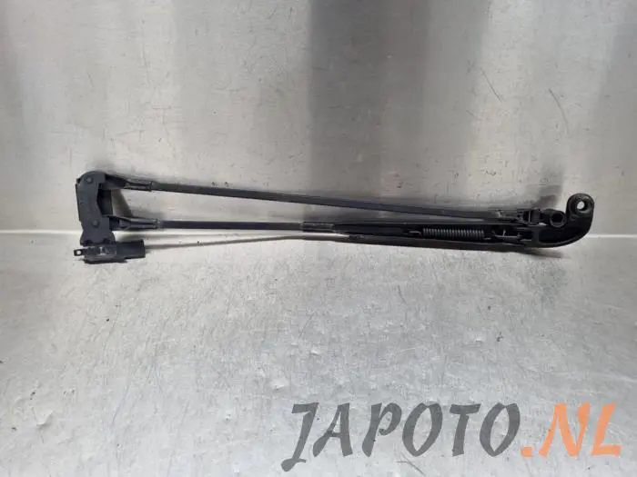 Brazo delantero de limpiaparabrisas Toyota Aygo