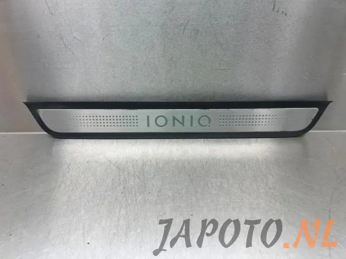 Placa del desgaste del travesaño de la puerta izquierda Hyundai Ioniq