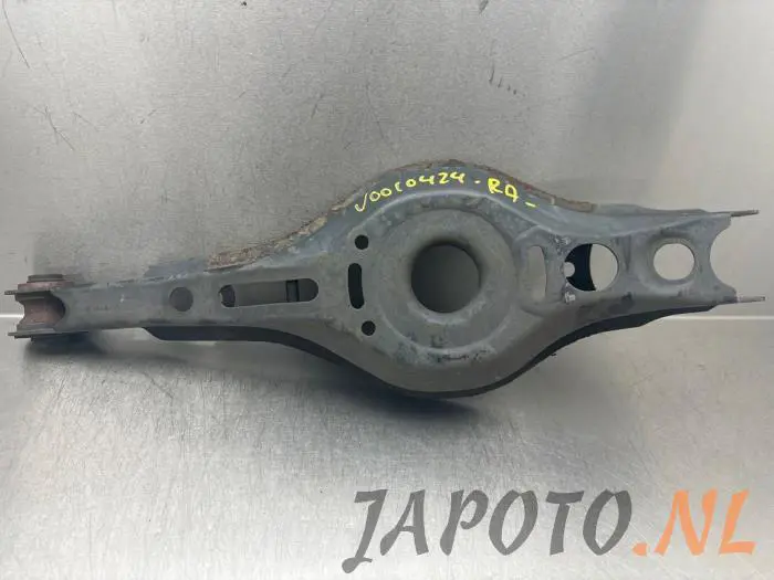 Brazo de soporte inferior derecha detrás Toyota C-HR