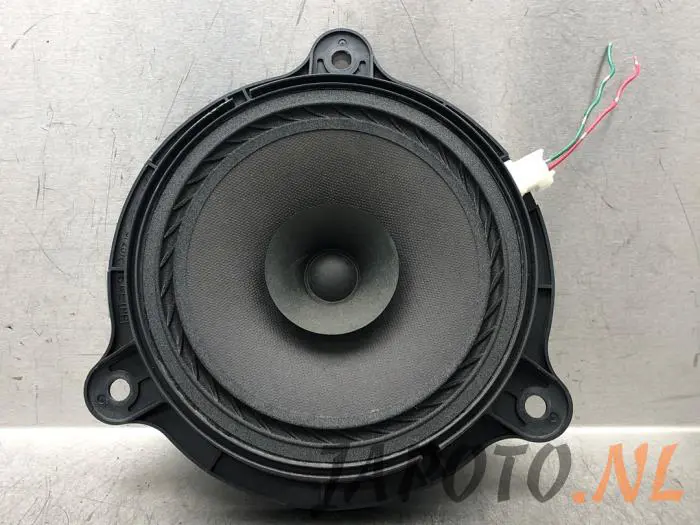 Altavoz Nissan Juke