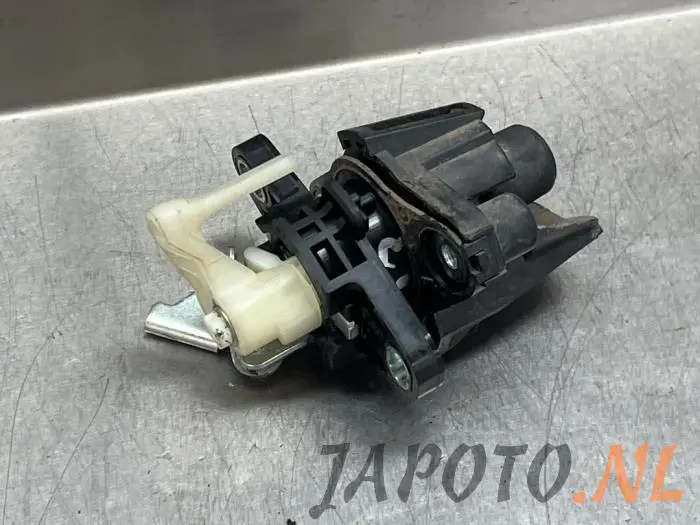 Interruptor del portón trasero Toyota Aygo