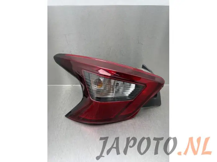 Luz trasera izquierda Nissan Micra