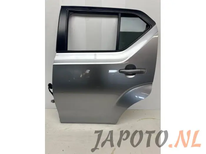 Puerta de 4 puertas izquierda detrás Suzuki Ignis