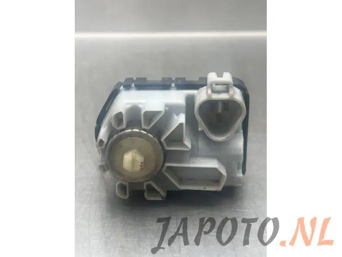 Motor de faro Suzuki Ignis