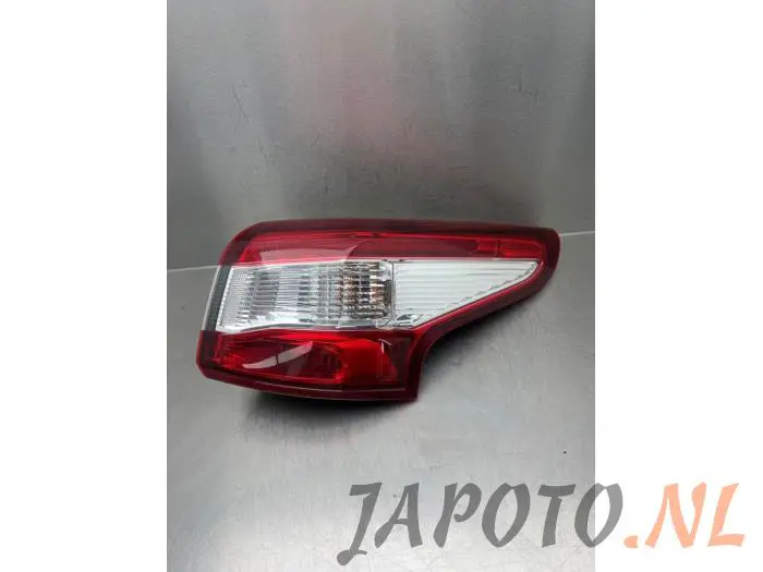 Luz trasera derecha Nissan Qashqai+2