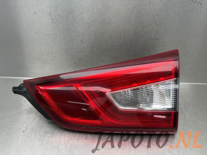 Luz trasera derecha Nissan Qashqai+2