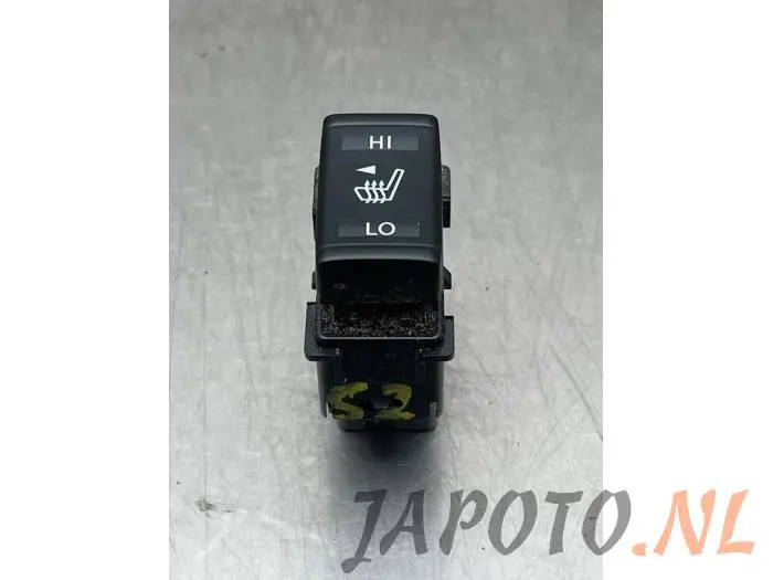 Interruptor de calefactor de asiento Nissan Qashqai+2