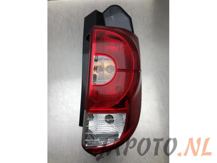 Luz trasera derecha Mitsubishi Colt