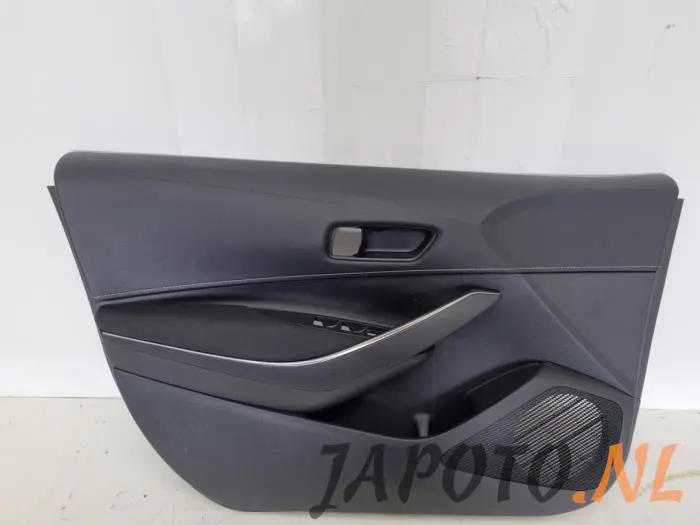 Tapizado de puerta de 4 puertas izquierda delante Toyota Corolla