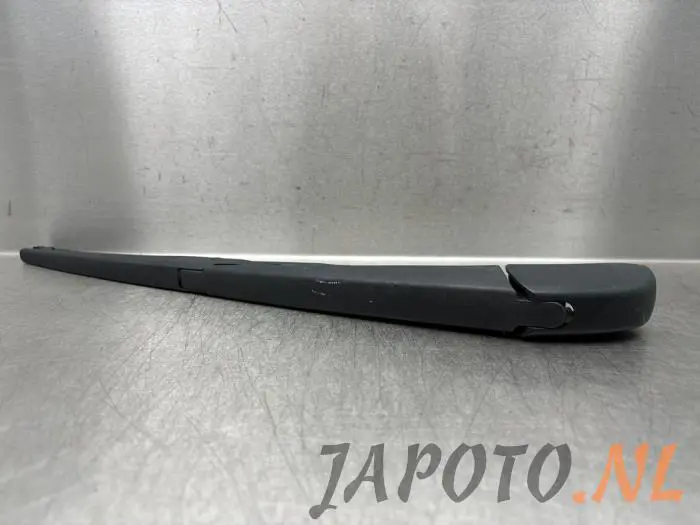 Brazo de limpiaparabrisas detrás Toyota Corolla