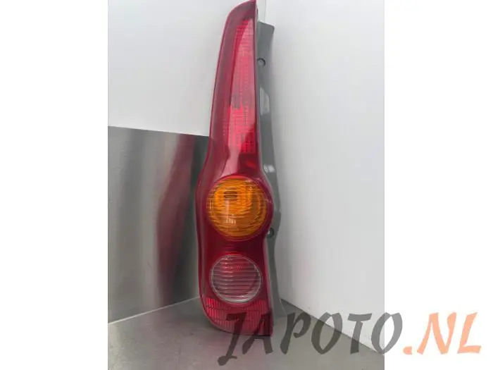 Luz trasera izquierda Daihatsu Cuore