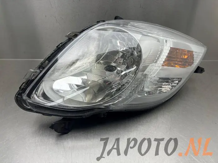 Faro derecha Toyota Yaris