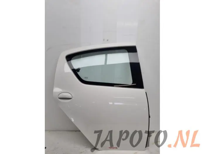 Puerta de 4 puertas derecha detrás Toyota Aygo