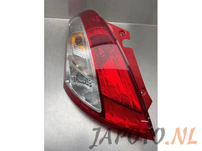 Luz trasera izquierda Suzuki Swift