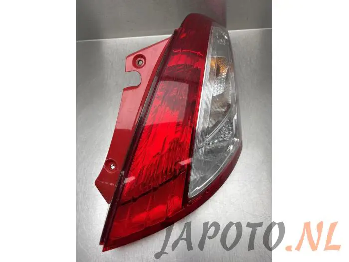 Luz trasera derecha Suzuki Swift