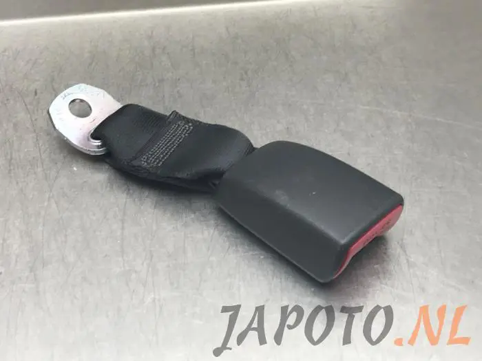 Lengüeta de cinturón de seguridad izquierda detrás Toyota Aygo