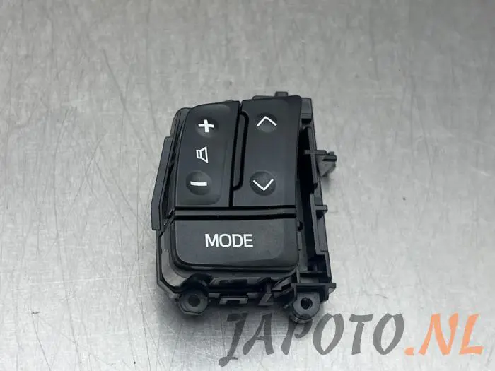 Interruptor de mando de volante Toyota Yaris