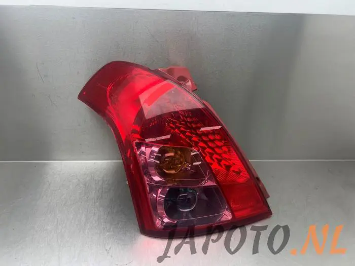 Luz trasera izquierda Suzuki Swift