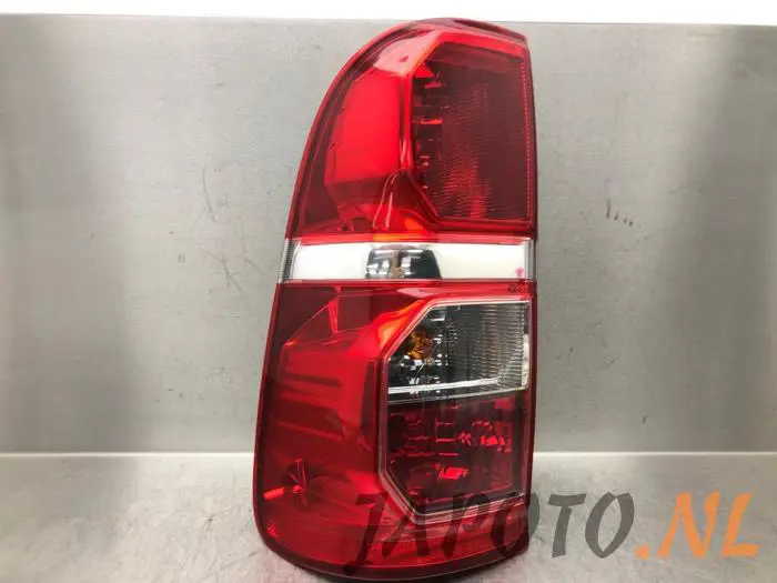 Luz trasera izquierda Toyota Hilux