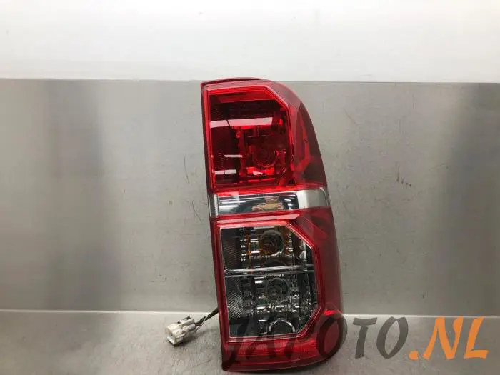 Luz trasera derecha Toyota Hilux