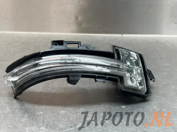 Intermitente de retrovisor derecha Nissan Juke