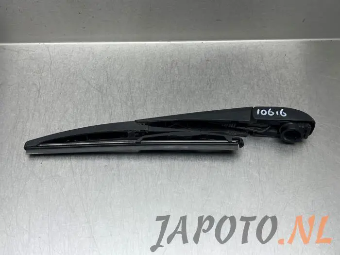 Brazo de limpiaparabrisas detrás Toyota Auris