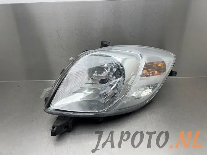 Faro derecha Toyota Yaris