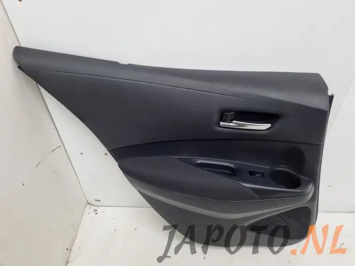 Tapizado de puerta de 4 puertas izquierda detrás Toyota Corolla