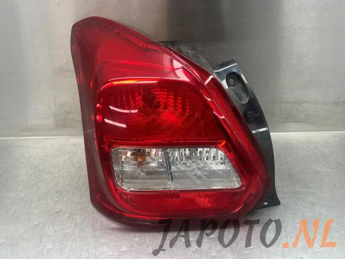 Luz trasera izquierda Suzuki Swift