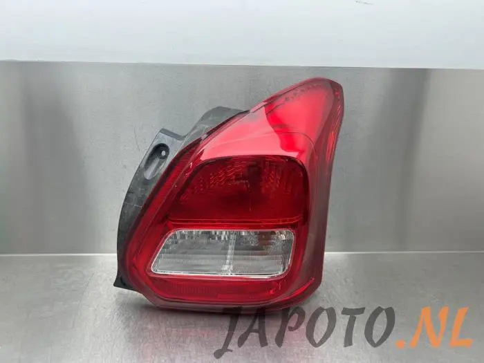 Luz trasera derecha Suzuki Swift