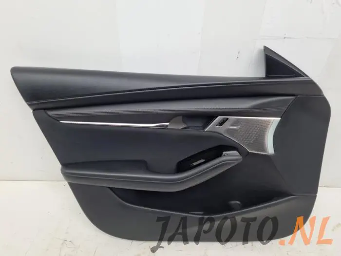 Tapizado de puerta de 4 puertas izquierda delante Mazda 3.