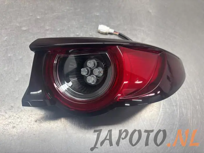 Luz trasera derecha Mazda 3.