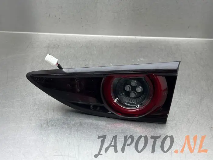 Luz trasera derecha Mazda 3.