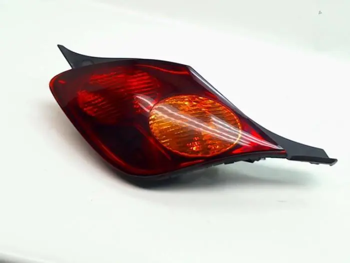 Luz trasera derecha Lexus SC 430