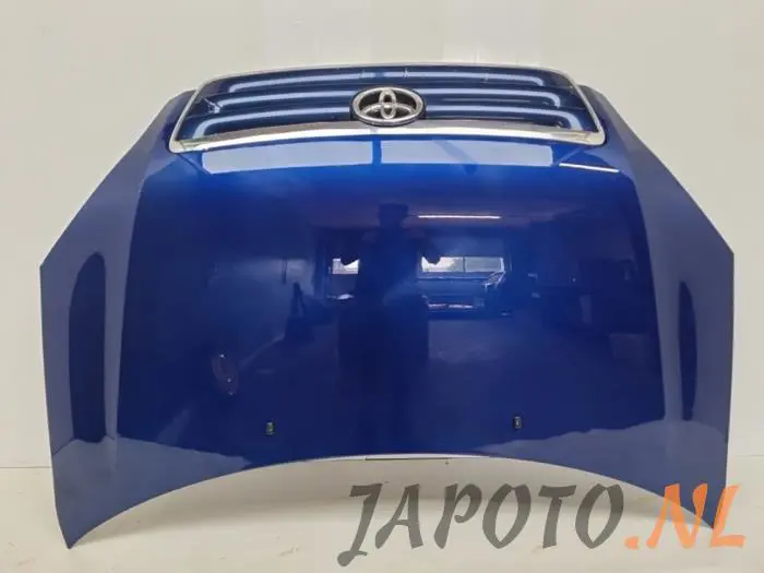 Capó Toyota Avensis Verso