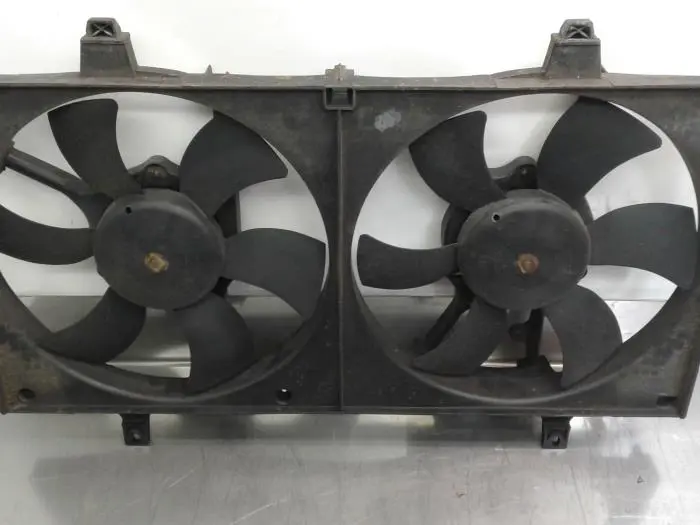 Ventilador de radiador Nissan Primera