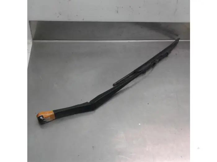 Brazo delantero de limpiaparabrisas Nissan Micra