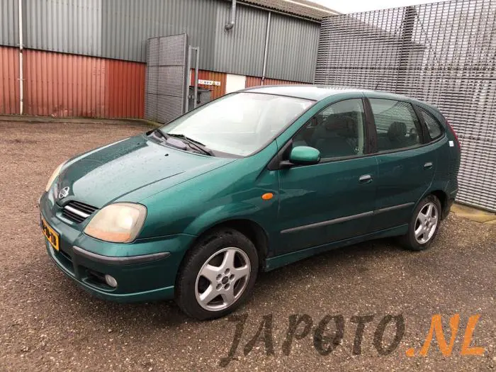 Nissan Almera Tino 01-